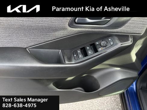 Used 2023 Nissan Rogue S image 23