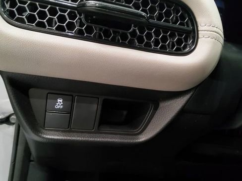 Used 2023 Honda HR-V LX image 24