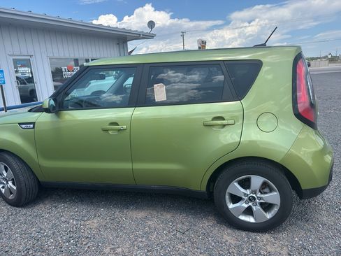 Used 2017 Kia Soul FWD image 7