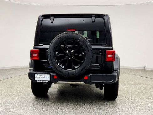 Used 2025 Jeep Wrangler Unlimited Sahara w/ Safety Group image 6