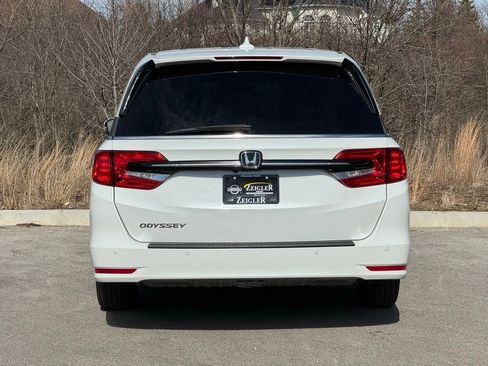 Used 2023 Honda Odyssey Elite image 5