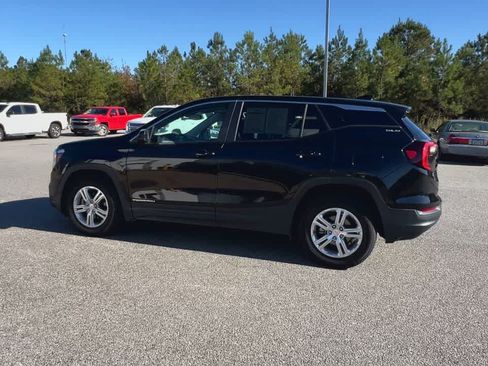 Used 2024 GMC Terrain SLE image 6