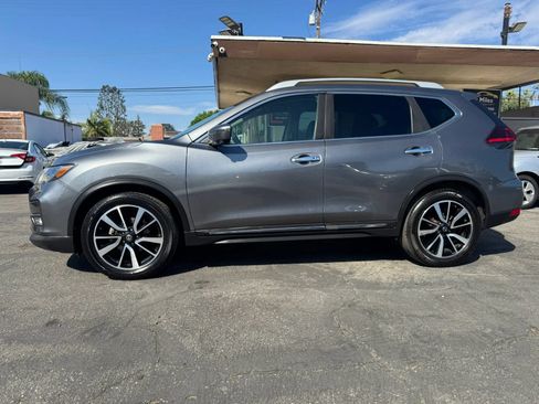 Used 2019 Nissan Rogue SL FWD image 3