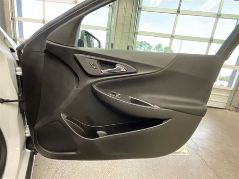 Used 2023 Chevrolet Malibu LT image 23