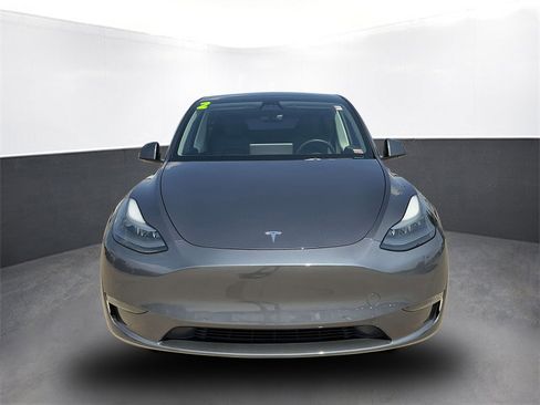 Used 2022 Tesla Model Y Performance image 9