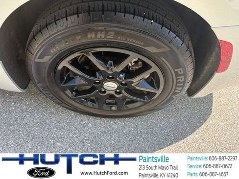 Used 2024 Chrysler Pacifica Touring-L FWD image 56