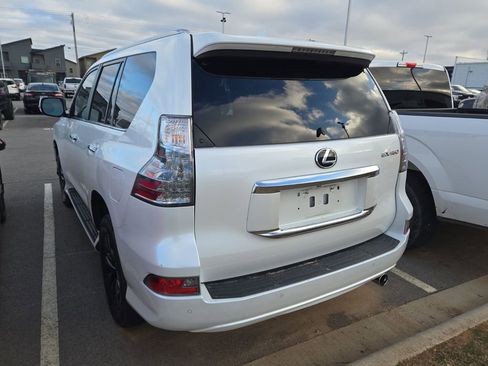 Used 2023 Lexus GX 460 Premium image 2