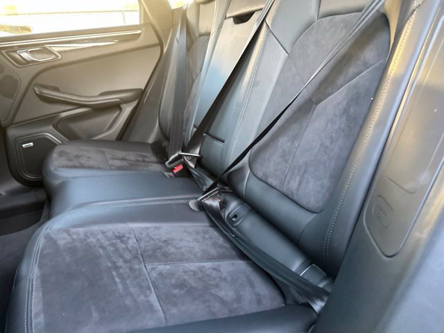 Used 2021 Porsche Macan AWD/4WD image 28