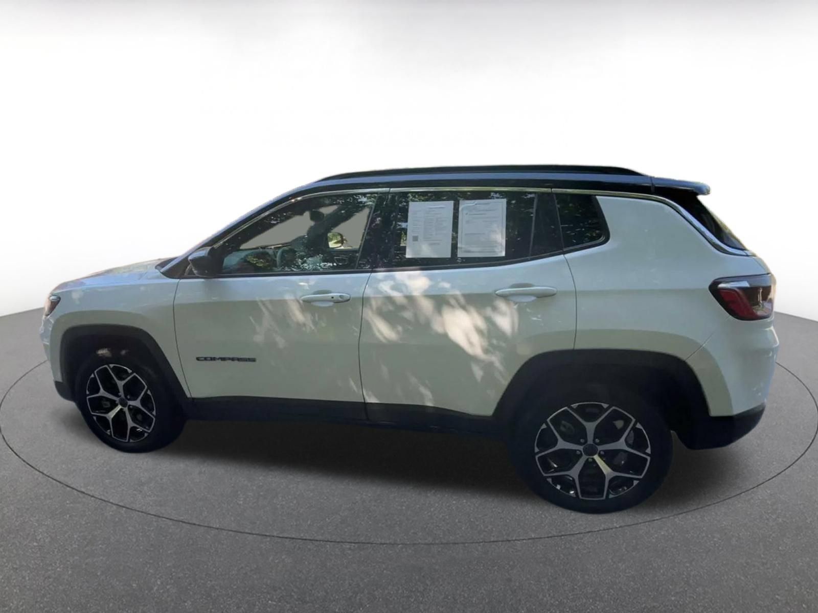 Used 2025 Jeep Compass Limited AWD/4WD image 8