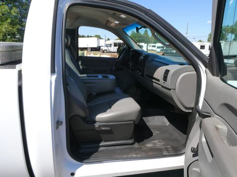 Used 2010 GMC Sierra 1500 W/T w/ Skid Plate Package AWD/4WD image 20