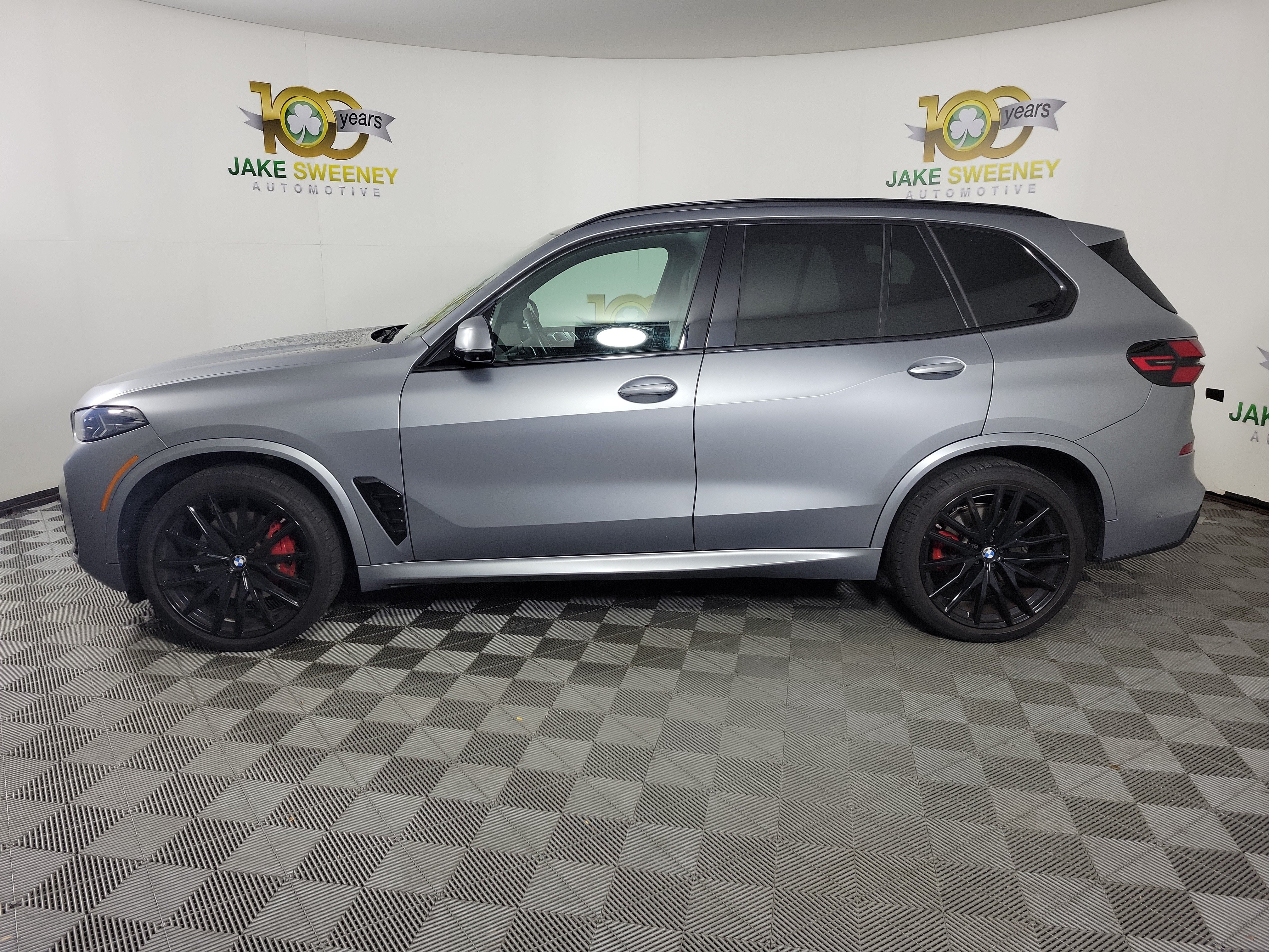 Certified 2025 BMW X5 xDrive40i w/ M Sport Package AWD/4WD image 2