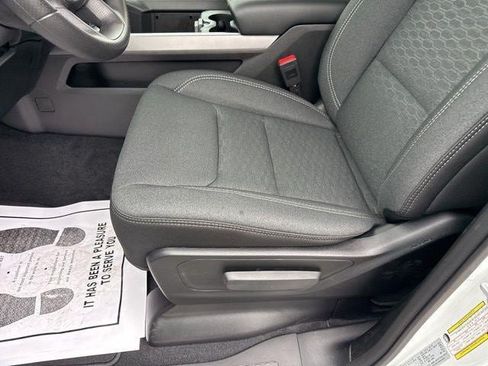 New 2026 RAM 1500 Express AWD/4WD image 19