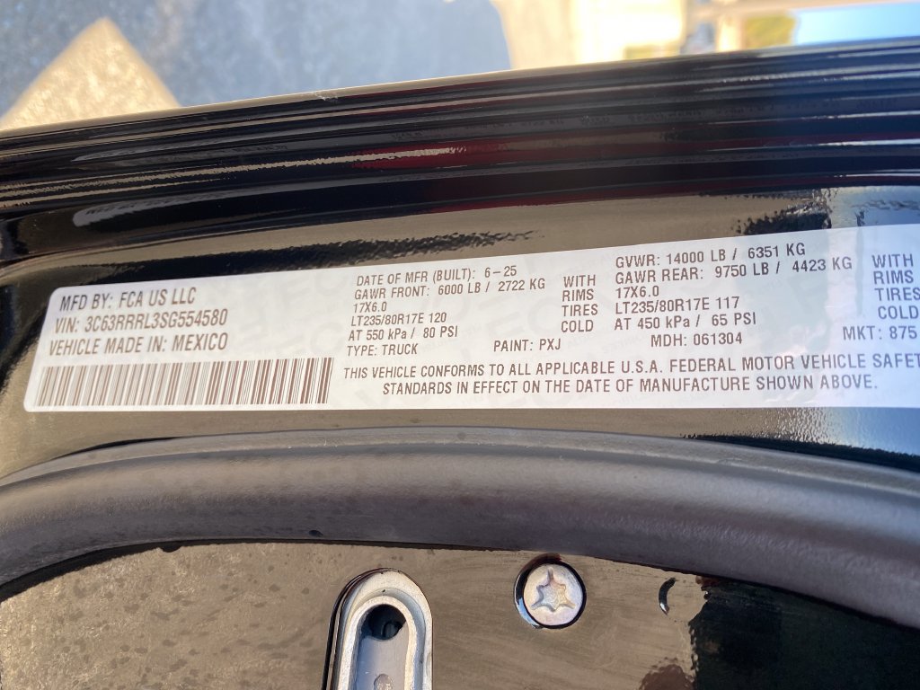 Used 2025 RAM 3500 Limited AWD/4WD image 31