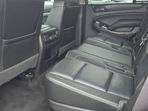 Used 2017 GMC Yukon SLT AWD/4WD image 18