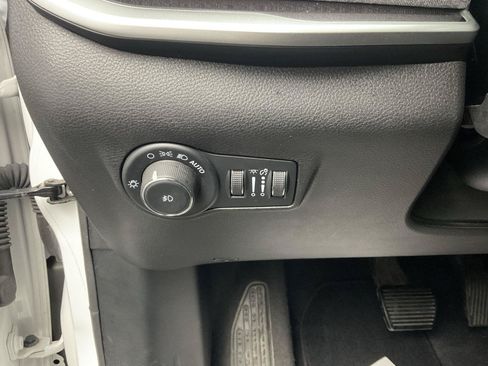 Used 2024 Jeep Compass Latitude AWD/4WD image 13
