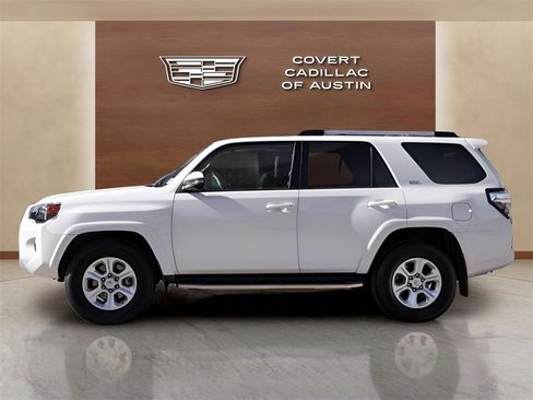 Used 2020 Toyota 4Runner SR5 Premium image 2