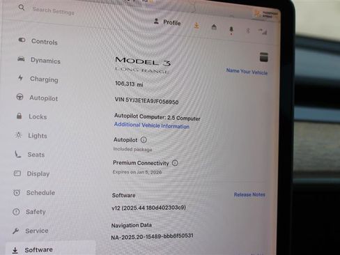 Used 2018 Tesla Model 3 Long Range image 17