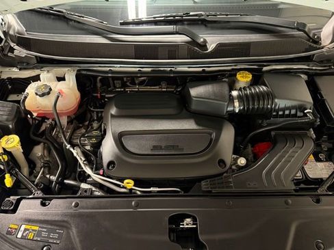 Used 2024 Chrysler Pacifica Touring-L w/ Road Tripper Package image 48