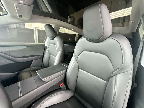 Used 2026 Tesla Model Y AWD image 14