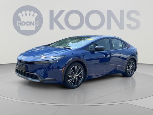 Used 2025 Toyota Prius XLE AWD/4WD image 1
