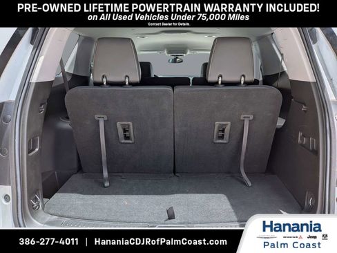Used 2023 GMC Acadia SLT FWD image 12