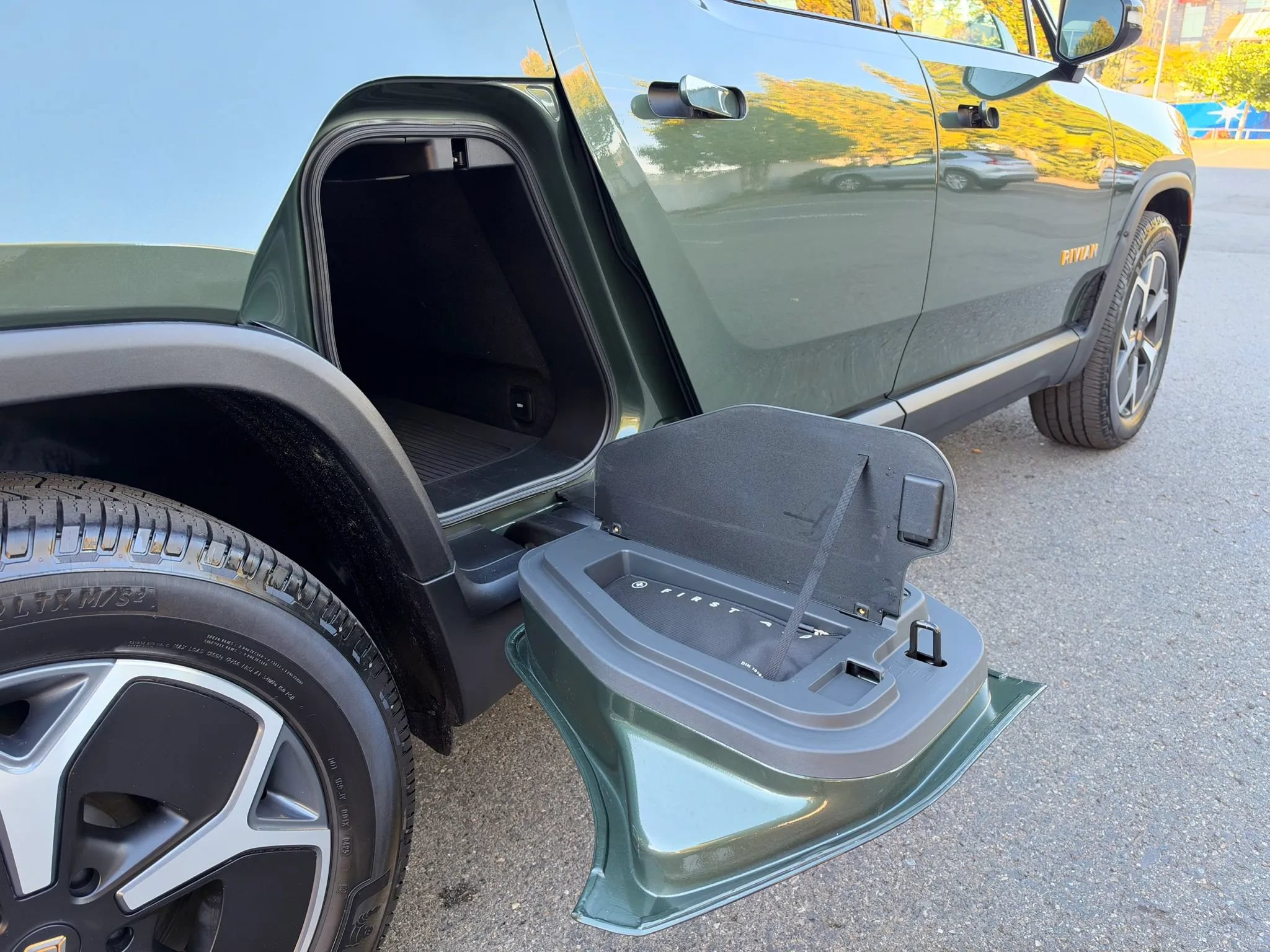 Used 2022 Rivian R1T Adventure AWD/4WD image 34