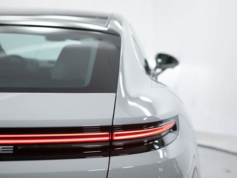 New 2026 Porsche Panamera RWD image 21