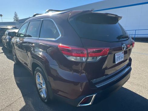 Used 2017 Toyota Highlander Limited AWD/4WD image 6