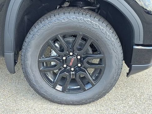 New 2026 GMC Sierra 1500 Elevation w/ X31 Off-Road Package AWD/4WD image 9
