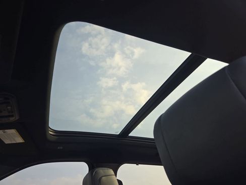 Used 2024 Toyota Tundra Platinum image 17