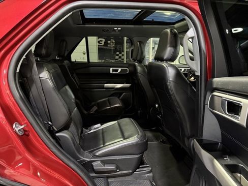 Used 2021 Ford Explorer XLT w/ Equipment Group 202A image 15