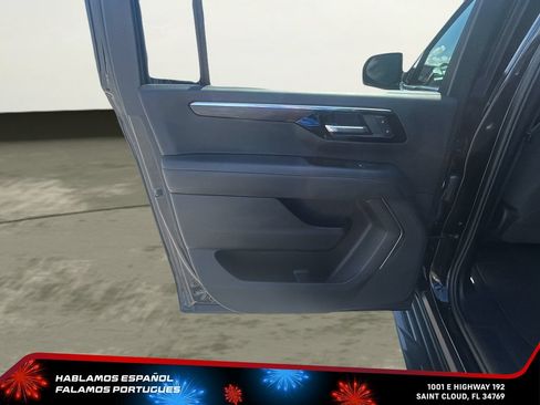 Used 2025 Chevrolet Suburban LS RWD image 25