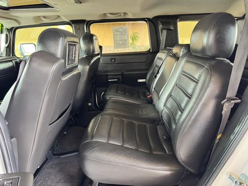Used 2005 HUMMER H2 w/ Preferred Equipment Group AWD/4WD image 20