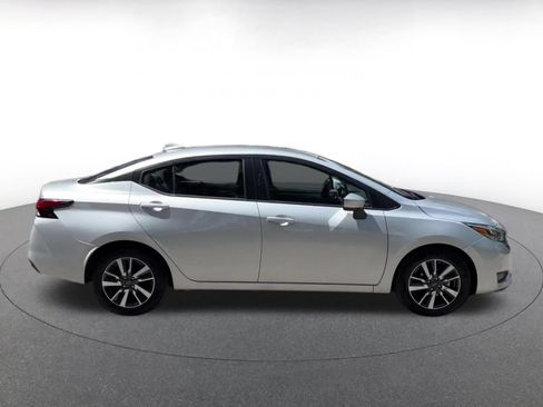 Used 2025 Nissan Versa SV FWD image 13