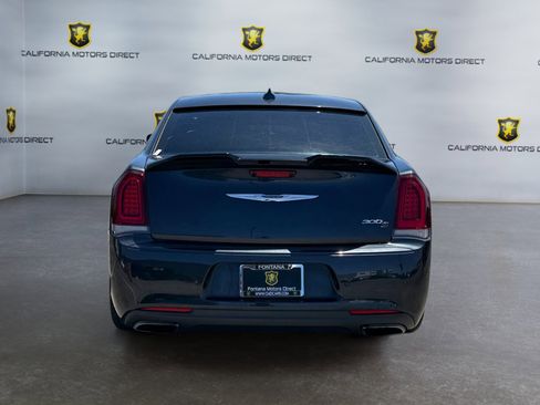 Used 2015 Chrysler 300 S w/ 300S Premium Group RWD image 4