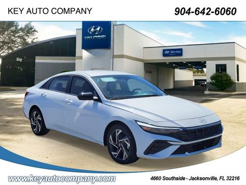 Used 2025 Hyundai Elantra Sport FWD image 1