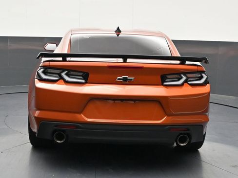 Used 2024 Chevrolet Camaro LT RWD image 4