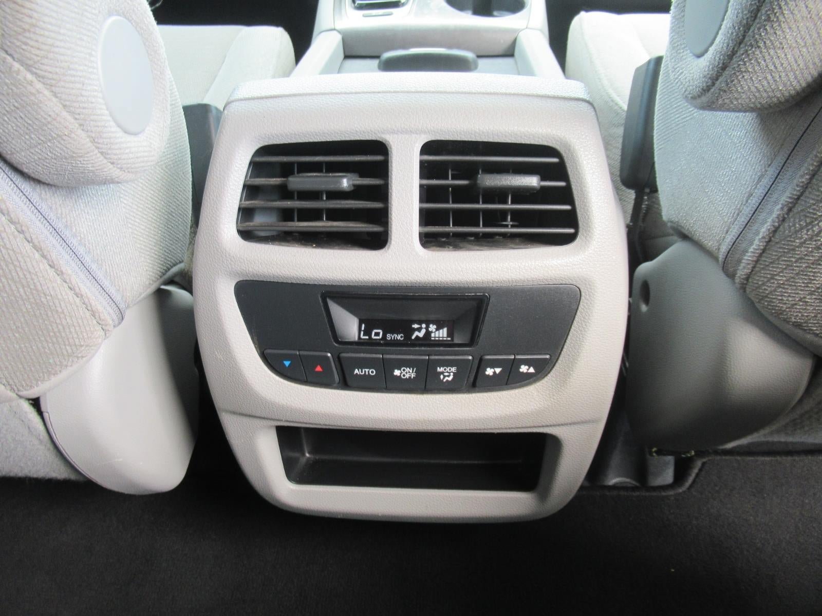Used 2018 Honda Pilot EX image 32
