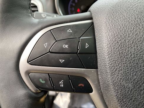 Used 2018 Jeep Grand Cherokee Limited w/ Luxury Group II image 19