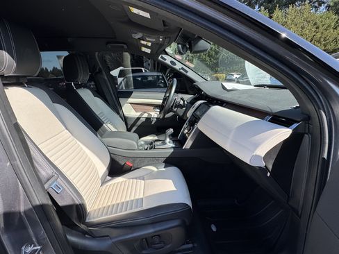 Used 2023 Land Rover Discovery Sport SE R-Dynamic image 8