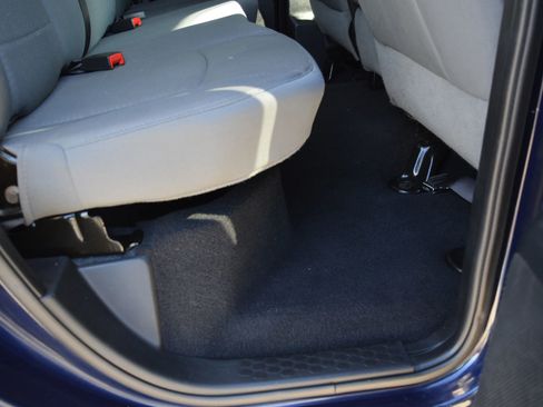 Used 2014 RAM 1500 Express image 25