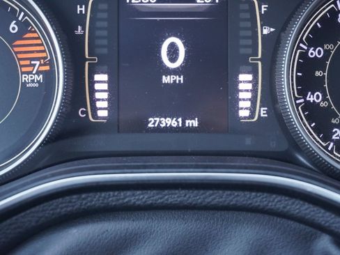 Used 2019 Jeep Cherokee Latitude Plus w/ Comfort/Convenience Group image 20