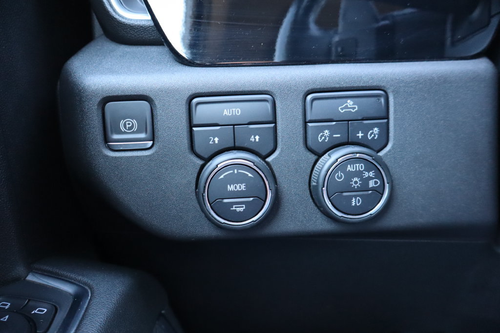 Used 2024 Chevrolet Silverado 1500 RST w/ Redline Edition AWD/4WD image 8