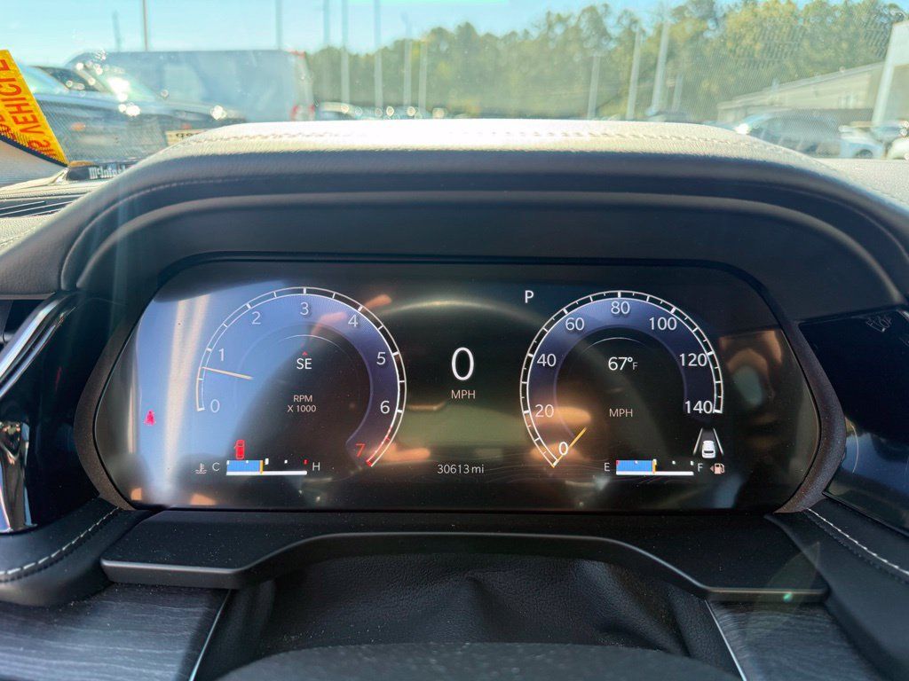 Used 2022 Jeep Grand Cherokee Overland w/ Luxury Tech Group IV RWD image 13