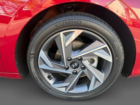 Used 2025 Hyundai Elantra SEL FWD image 16