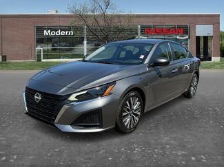 Used 2024 Nissan Altima 2.5 SV FWD video 1
