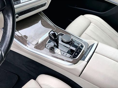 Used 2022 BMW X5 xDrive45e w/ Luxury Seating Package image 16