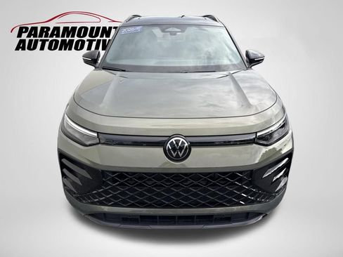Certified 2026 Volkswagen Tiguan SE R-Line AWD/4WD image 2