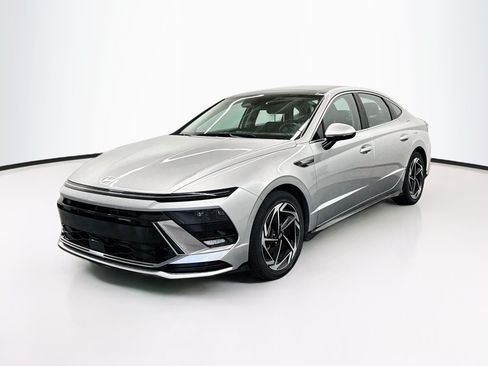 Used 2025 Hyundai Sonata SEL FWD image 3