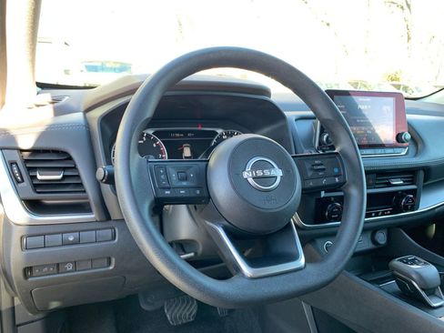 Used 2023 Nissan Rogue SV image 34